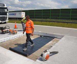 Tak naprawiano betonową nawierzchnię autostrady A1