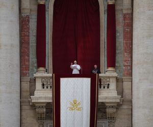 Leon XIV podczas modlitwy Regina Caeli zaapelował o modlitwę o powołania i odwagę dla młodych ludzi