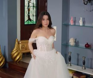 Olśniewająca Zeynep w sukni ślubnej