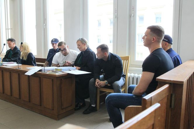 „Siedział ogłuszony w samochodzie”. Kolejna rozprawa ws. tragicznego wypadku na Trasie Łazienkowskiej w Warszawie