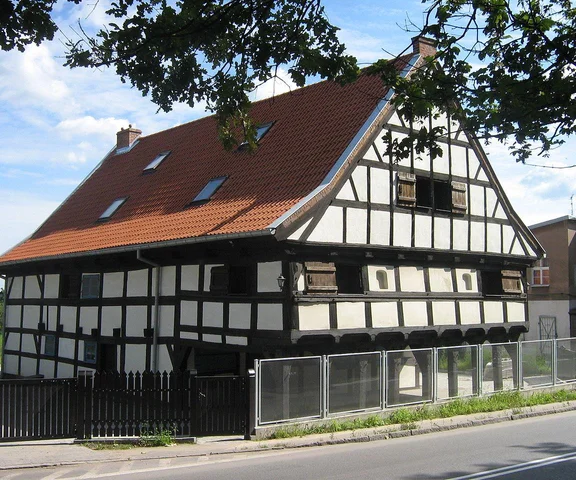 Najstarsze budynki mieszkalne w Polsce pamiętają średniowiecze