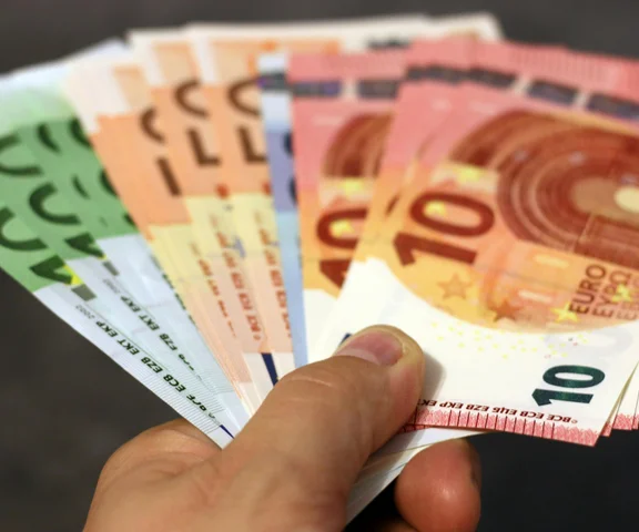Kuszą pracowników z Polski. Płacą nawet 4 tys. zł na tydzień!