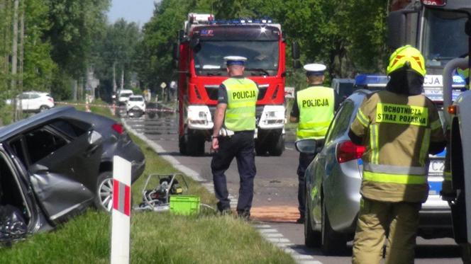 Śmiertelny wypadek pod Grodziskiem Mazowieckim. Jedna osoba zginęła, walczą o życie 12-letniego dziecka