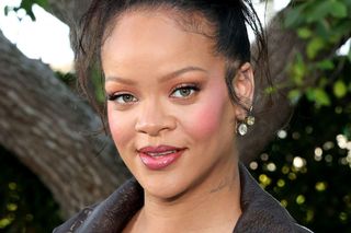 Rihanna urodziła trzecie dziecko. Imię córeczki mocno zaskakuje