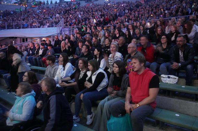 Publiczność na koncercie Lady Pank i Myslovitz na Kadzielni w Kielcach