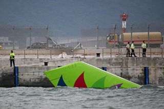 Tragiczny wypadek w Hongkongu. Samolot towarowy runął do morza