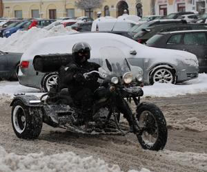 Śnieżyca niestraszna MotoMikołajom z Lublina!