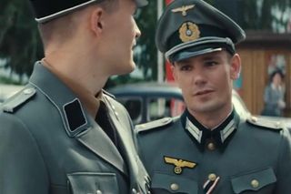 Zatoka szpiegów 2 sezon odc. 2. Heinrich Engel (Michał Balicki), Franz Neumann (Bartosz Gelner)