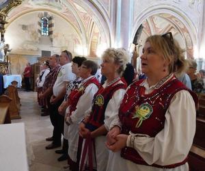 Dożynki 2024 w powiecie starachowickim. W Wąchocku dożynkowe wieńce, korowód i przysmaki