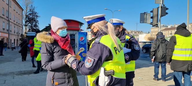 W walentynki policja przypomina, że kochać musimy się też na drodze