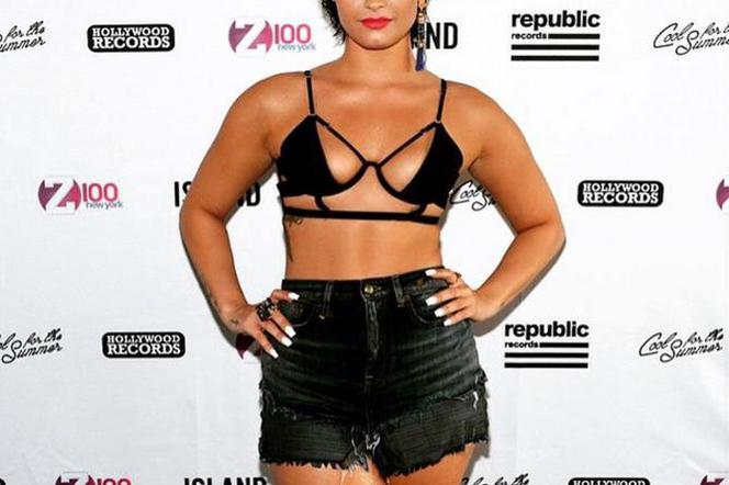 Demi Lovato - Cool For The Summer