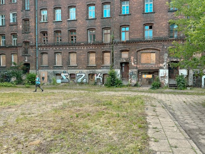 Zabytkowe famuły Izraela Poznańskiego w Łodzi 