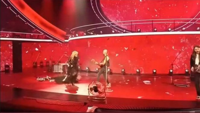 Muzyk Patrycji Markowskiej upadł na scenie w Opolu