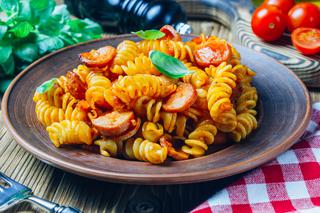 Fusilli alla rusticana - przepis na danie kuchni włoskiej