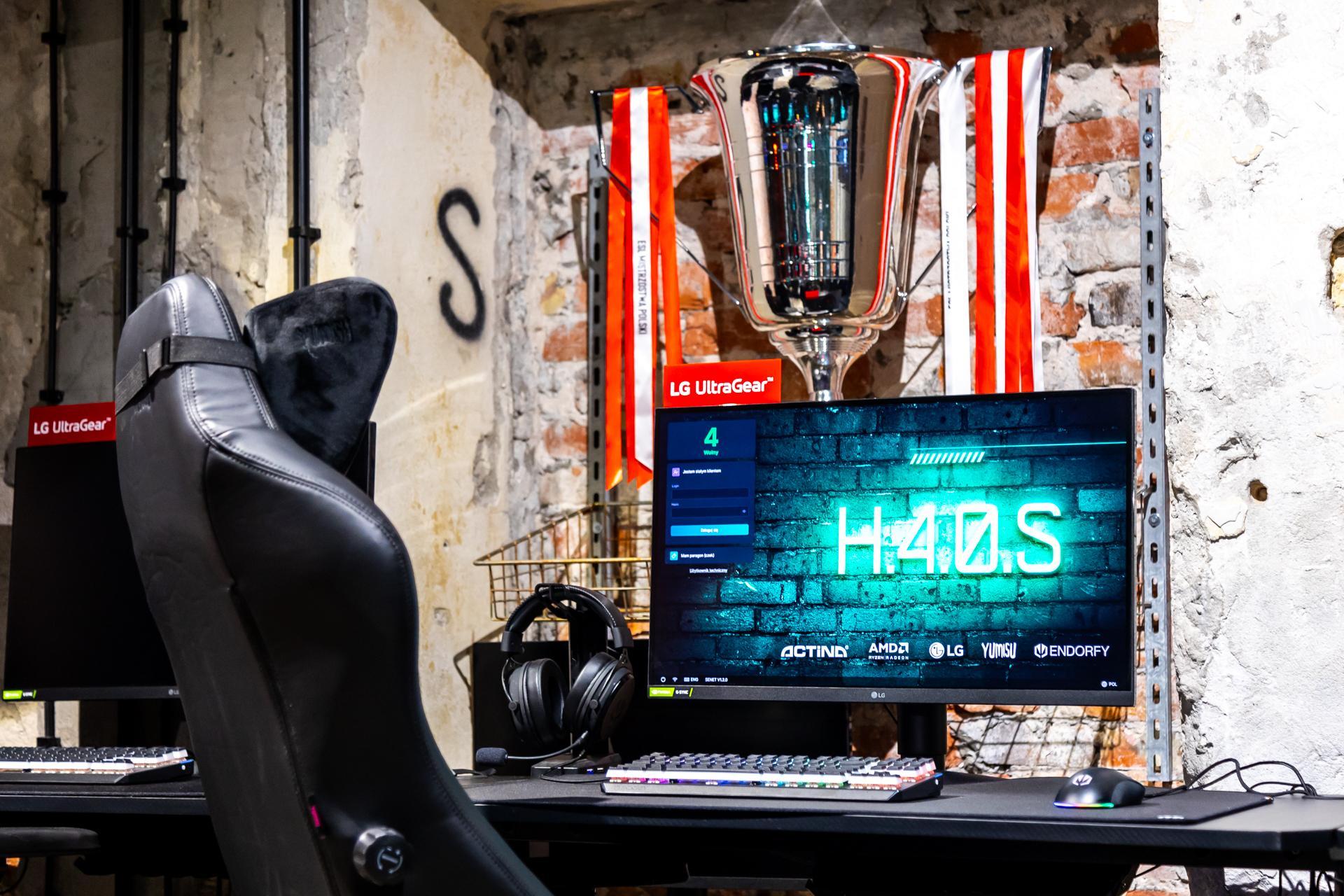 Pub H.4.0.S. Warszawa – monitor