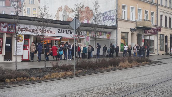 Tłusty Czwartek w Olsztynie. Długie kolejki do cukierni. Jakie pączki olsztynianie wybierają najczęściej?