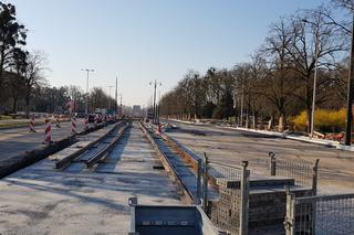 Roboty drogowe na al. św. Jana Pawła II w Toruniu nie zwalniają! Zaglądamy na plac budowy