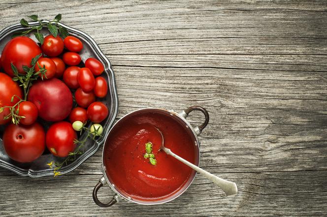 Domowe pomidory pelati - przepis na pomidory we własnym soku