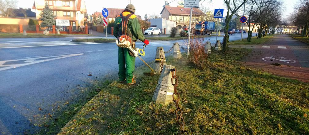 W tym roku zima nie zaskoczy drogowców! Wyjechali na drogi… KOSIARKAMI