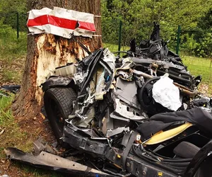 Kierowca BMW zginął w tragicznym wypadku. Trasa zamknięta
