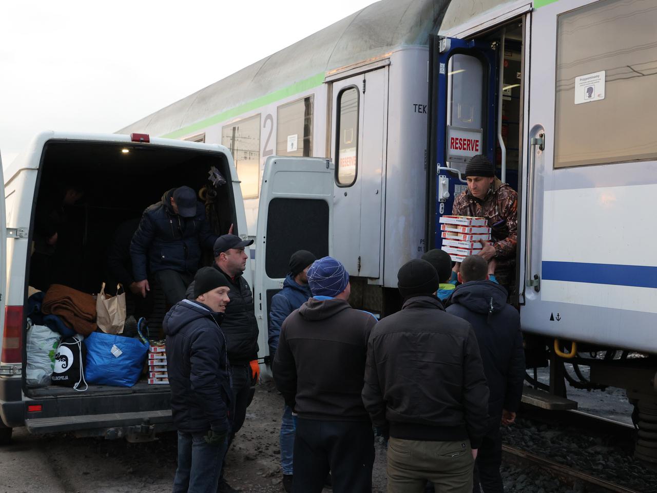 PKP Intercity: Dodatkowe pociągi z pomocą humanitarną na trasie Przemyśl – Mościska