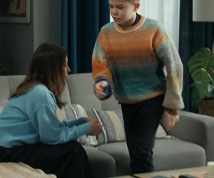 Barwy szczęścia odc. 3203 po wakacjach. Kasia (Katarzyna Glinka), Ksawery (Bartosz Gruchot)