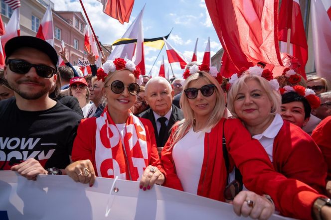 Jarosław Kaczyński na marszu Nawrockiego. "To jest sprawa arcyważna" 