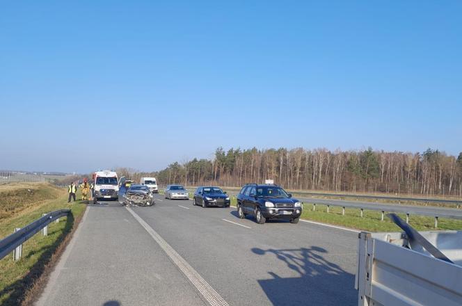 Utrudnienia na S17 w kierunku Lublina. Jeden pas ruchu jest zablokowany 