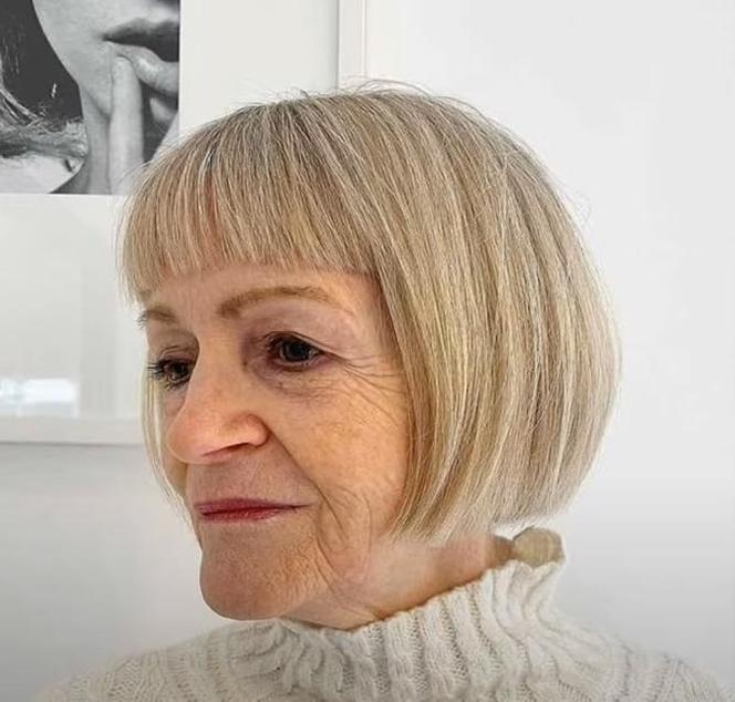 Najlepsze fryzury dla kobiet po 50-tce na blond włosy