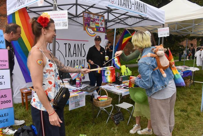 VI Toruński Marsz Równości. Przeciwnicy modlili się w centrum