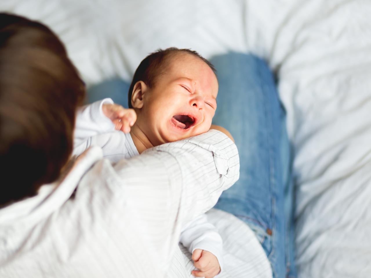 Przestymulowanie – jak nadmiar bodźców wpływa na zachowanie niemowląt?