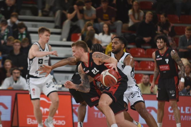 Legia Warszawa wygrała 87:76 z Energą Czarnymi Słupsk