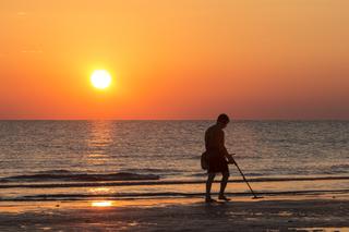 Poszukiwacze skarbów ruszą na plaże! Ministerstwo pozwoli na używanie wykrywaczy