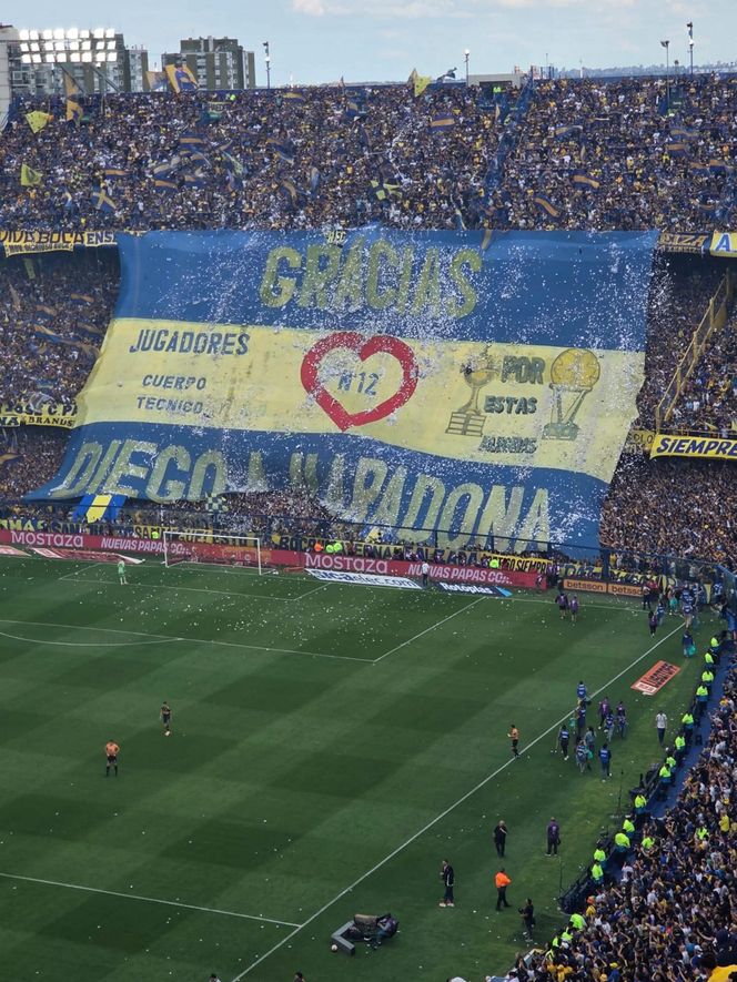 Krzysztof Stanowski i Dua Lipa na meczu Coca - River