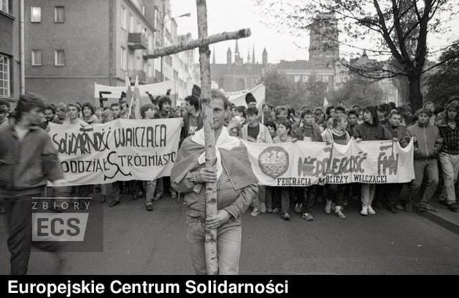QUIZ PRL. Polska w latach 80. Solidarność, muzyka i życie codzienne. 15/15 tylko dla mistrzów! 