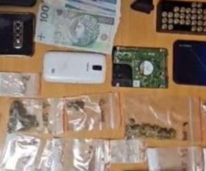 Tysiące działek narkotyków w pszczyńskim mieszkaniu. 28-latek został aresztowany