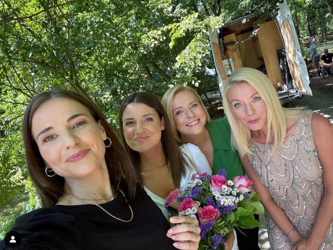 Pierwsza miłość po wakacjach 2022. Marysia (Aneta Zając), Kinga (Aleksandra Zienkiewicz), Emilka (Anna Ilczuk), Marta (Honorata Witańska)