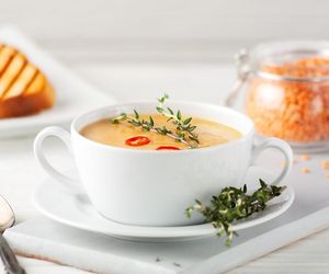 Zajadam zupę antyrakową dr Fuhrmana. Jej składniki to prawdziwa bomba witaminowa 