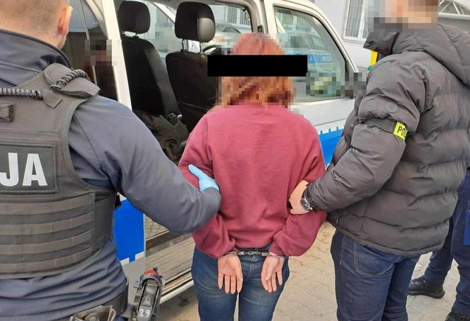 Bili go i kopali, a następnie okradli i odjechali. Policjanci zatrzymali 5 osób podejrzanych o pobicie i rozbój