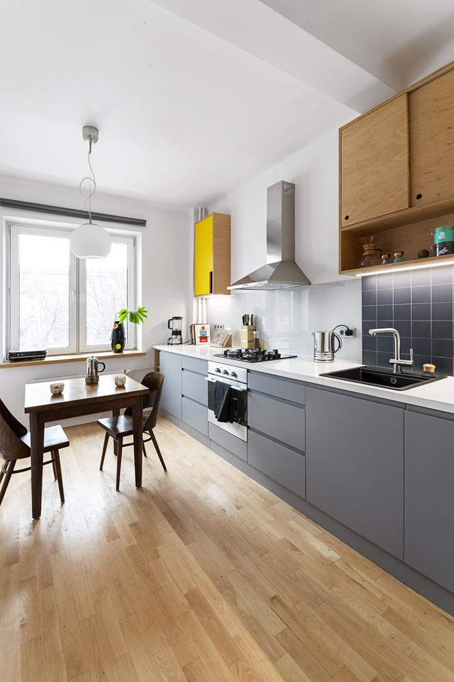 Kuchenne szafki w dwóch kolorach – kreatywny minimalizm