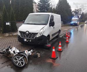 Częstochowa. 74-letni motorowerzysta zderzył się z osobówką