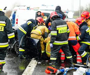 Wypadek na trasie krajowej w rejonie Ostrowca Świętokrzyskiego. Droga jest zablokowana!