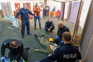 Policjanci staneli przed trudnym zadaniem. Jak sobie poradzili? [ZDJĘCIA, WIDEO]