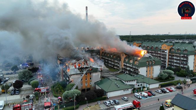 Pożar bloku mieszkalnego w Ząbkach 