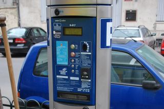 Strefa płatnego parkowania w Krakowie. Urzędnicy chcą wyższej stawki. Planują też inne zmiany!