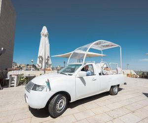 Papieski papamobile na leczenie dzieci w Gazie