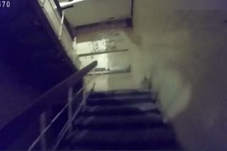 Z mieszkania buchały płomienie, a oni mieli tylko wiadro. Minuty dzieliły ich od tragedii