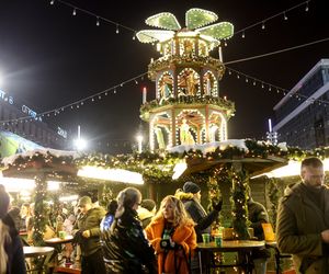 Świąteczna atmosfera na Rynku. Odwiedziliśmy katowicki jarmark bożonarodzeniowy