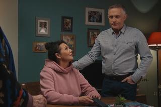 M jak miłość odc. 1668. Marysia (Małgorzata Pieńkowska), Barbara (Teresa Lipowska), Artur Rogowski (Robert Moskwa)