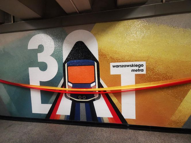 30 lat metra w Warszawie. Odsłonięcie mozaiki
